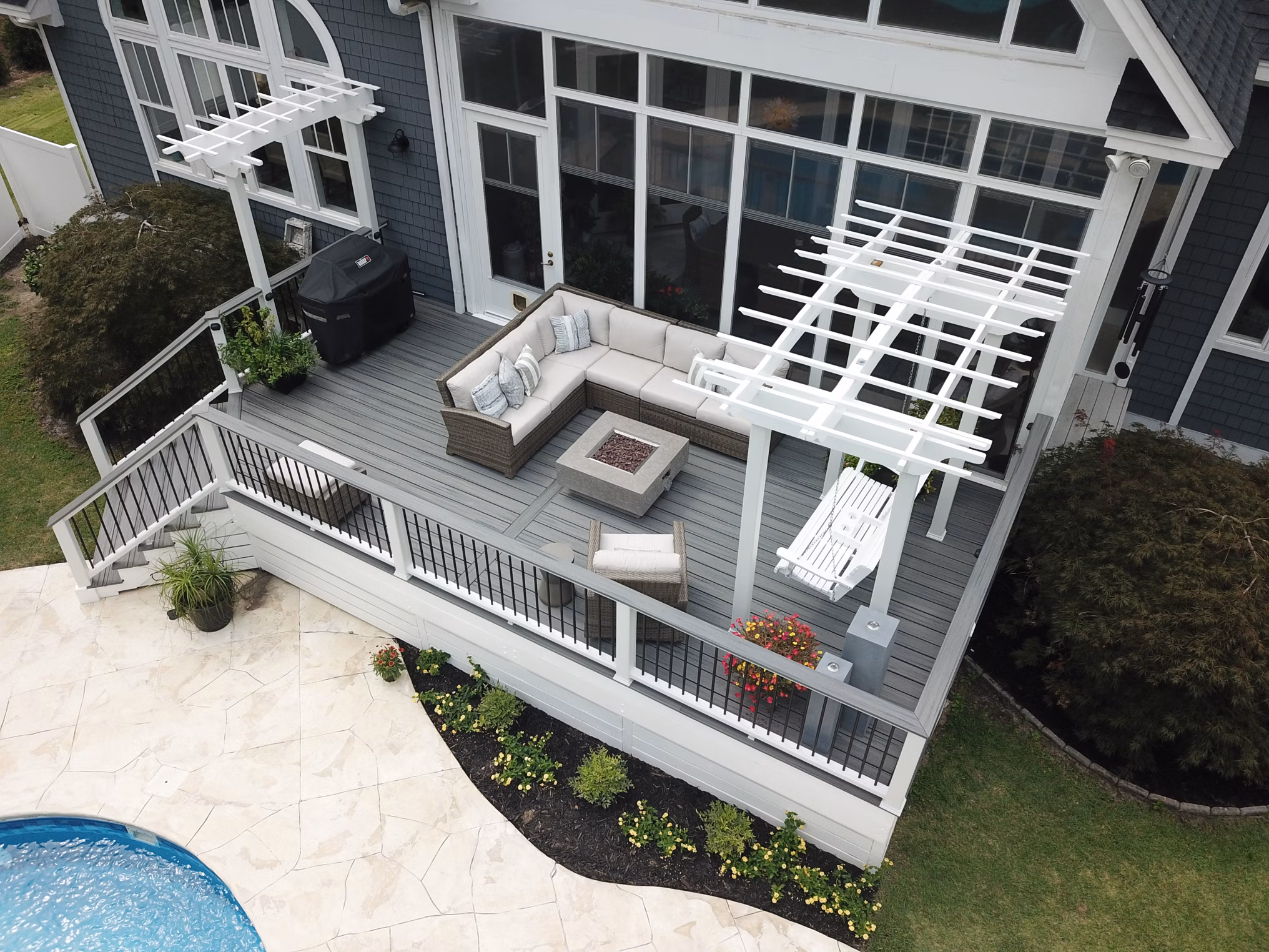 Medium deck 320 sq ft